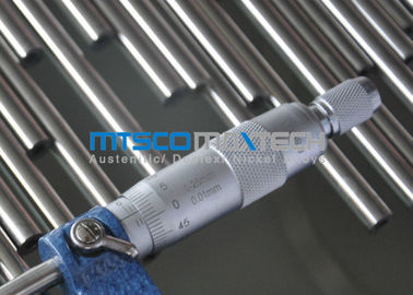 Tubería inconsútil del acero inoxidable de la precisión de ASTM A213 904L, tubo retirado a frío de la longitud recta